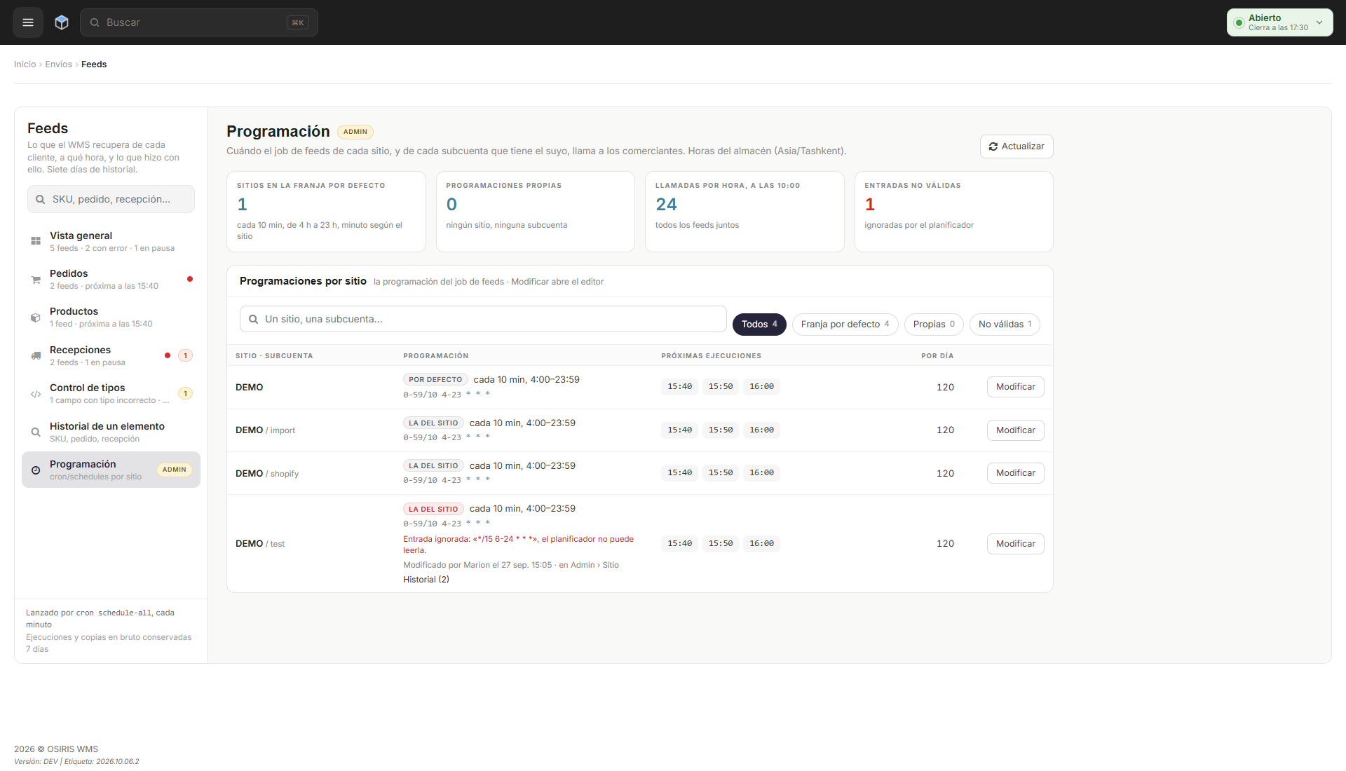 La página Programación de Feeds, con cada sitio y subcuenta, su programación de importación, sus próximas ejecuciones y un botón Modificar